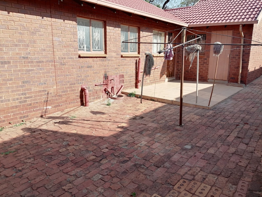 3 Bedroom Property for Sale in Geelhoutpark North West